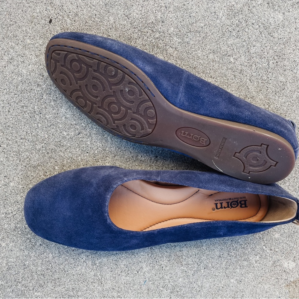 Women's blue suede born becca flats